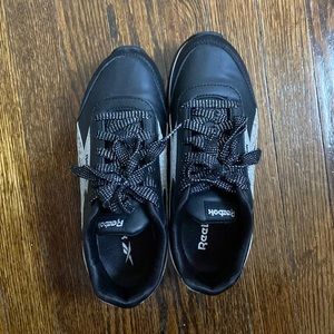 Reebok platform sneakers size 3 big kids or 5 in women size